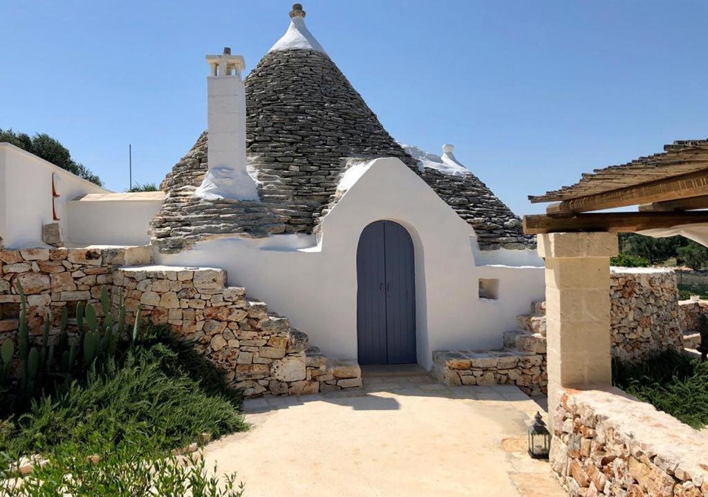 Вилла I Trulli Di Alice Челье-Мессапика Экстерьер фото